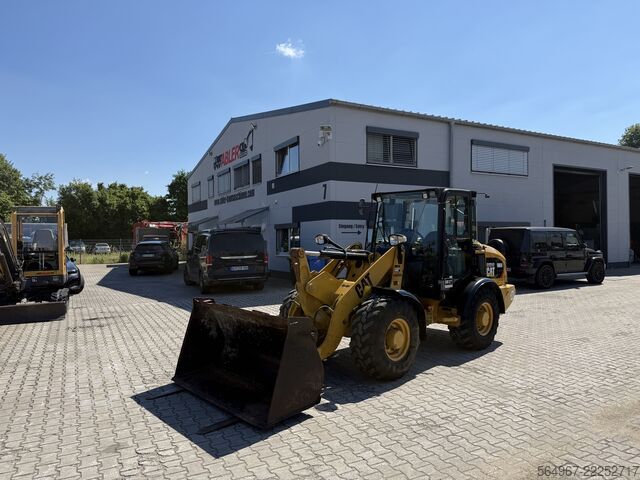 încărcător Caterpillar 906M Radlader 55 kW 5600 kg
