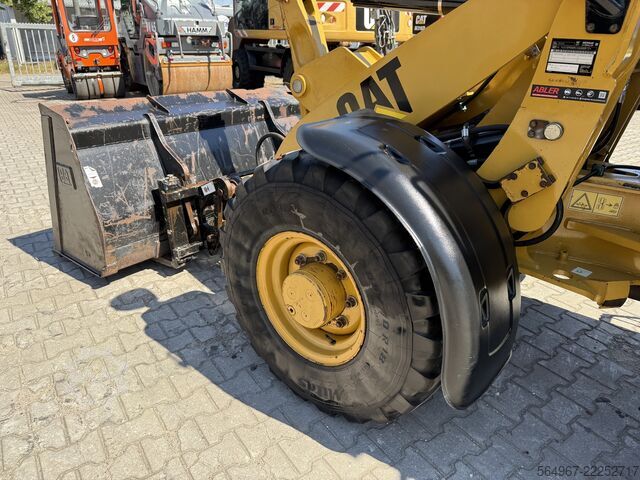 încărcător Caterpillar 906M Radlader 55 kW 5600 kg
