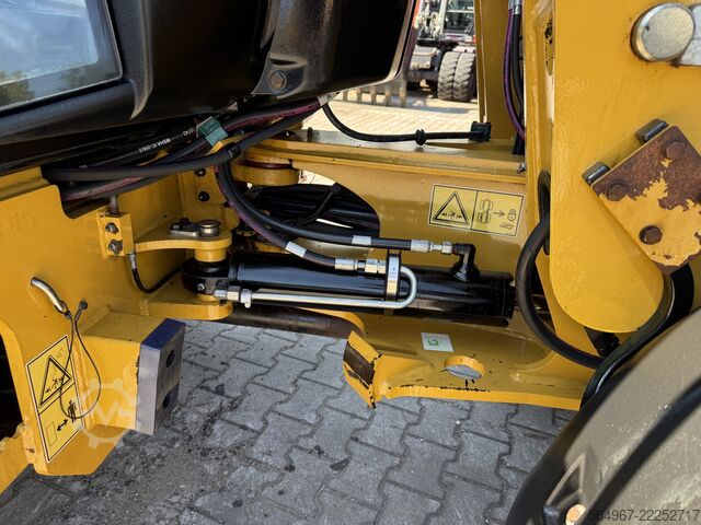 încărcător Caterpillar 906M Radlader 55 kW 5600 kg