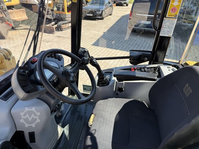 încărcător Caterpillar 906M Radlader 55 kW 5600 kg