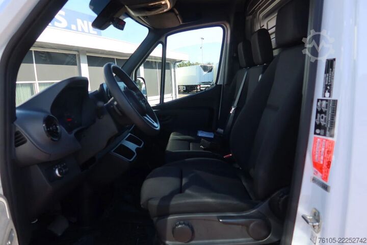 Dubă frigorifică Mercedes-Benz 317CDI L2/H2 Automaat Carrier Xarios koelen/vri...
