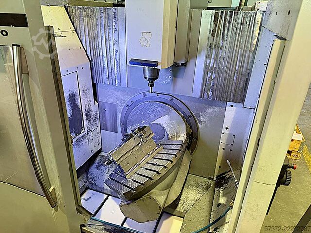 Mașină de frezat CNC DMG Mori DMU 70V