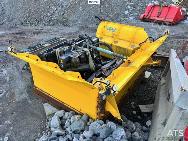 Vama EAU4800K folding wing plow for truck Vama EAU4800K folding wing plow for truck