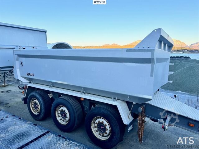 Maur Triple-Axle Trailer Maur Triple-Axle Trailer