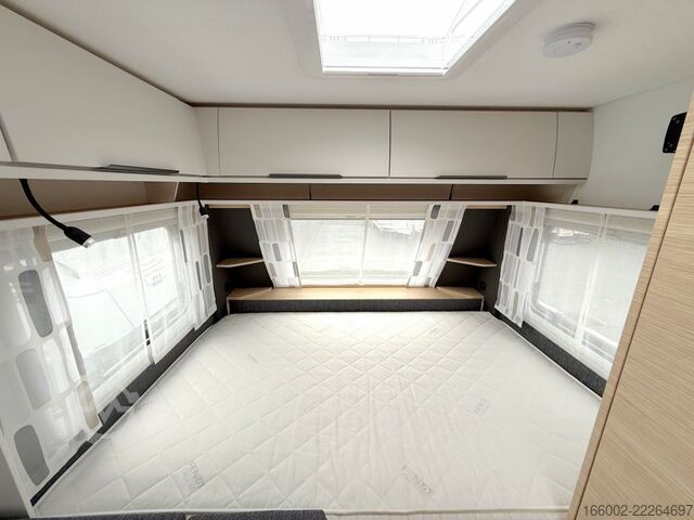 Lakókocsi FENDT Apero 495 SKM 2.000 kg Truma-Klimaanlage
