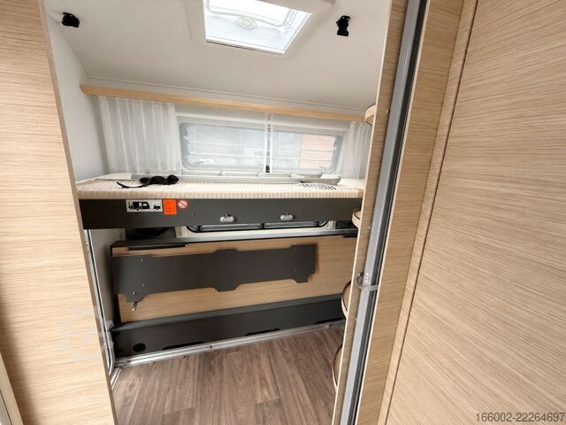 Lakókocsi FENDT Apero 495 SKM 2.000 kg Truma-Klimaanlage