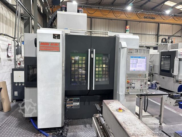 5-assig CNC verticale bewerkingscentrum Mori Seiki NMV5000DCG