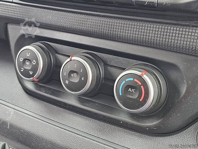 Bestelauto RENAULT TRAFIC 2.0 DCI