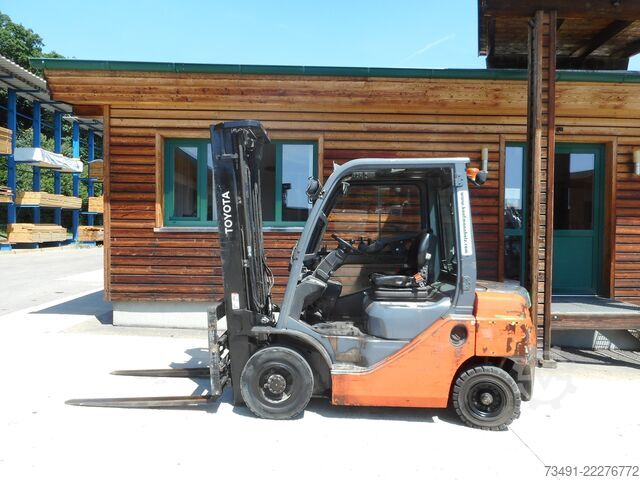 Heftruck Toyota 02-8FDF25 Triplex + SS + ZV + Kabine