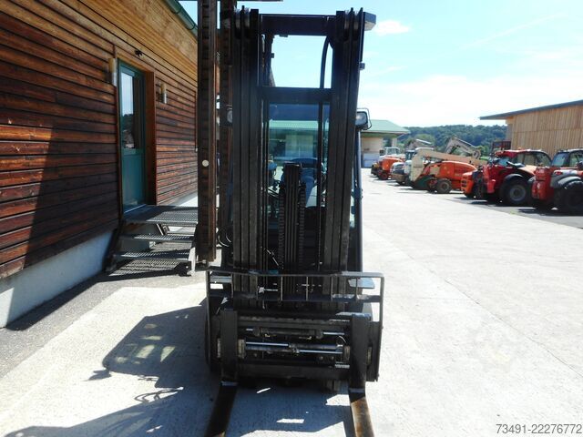 Heftruck Toyota 02-8FDF25 Triplex + SS + ZV + Kabine