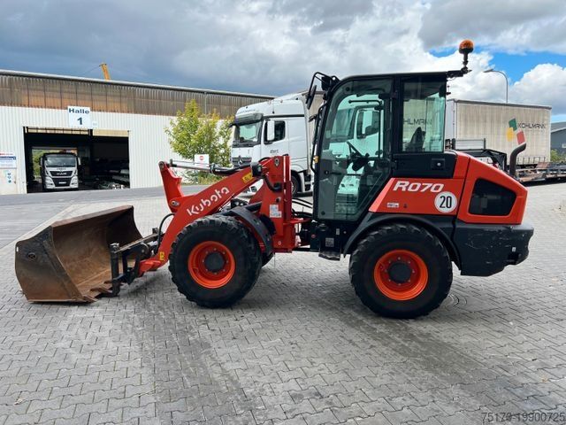 Radlader KUBOTA R070 / Gabel & Schaufel / nur 1.869h!