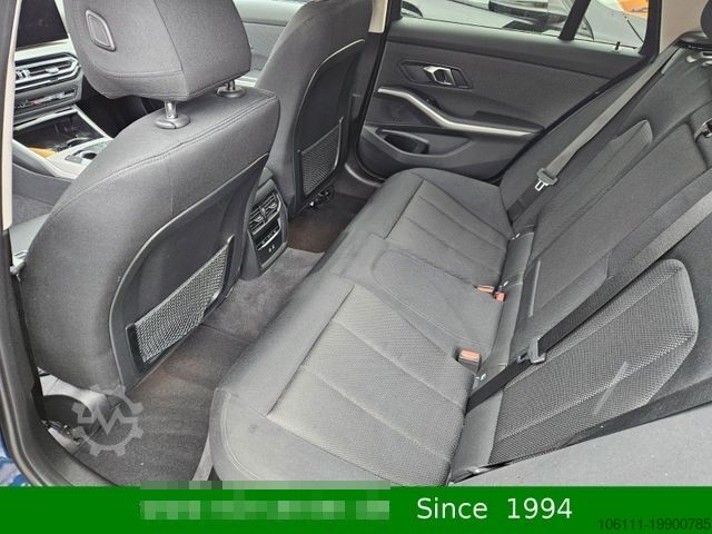 Kleinbus BMW 318 d Touring Navigation Kamera wenkbar
