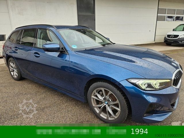 Kleinbus BMW 318 d Touring Navigation Kamera wenkbar