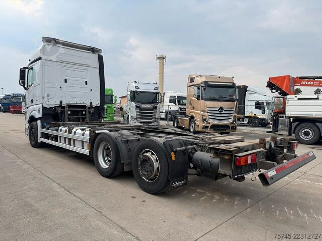 Camion porte-caisses amovibles MERCEDES-BENZ ACTROS 2543 * RETARDER * LIFTACHSE * MULTI *