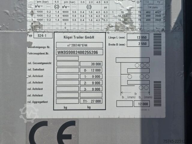 Semi-remorque pour boissons KÖGEL SN 24 **GETRÄNKE*SAF*LIFT*SCHNELLADESYSTEM*