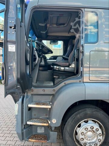 Șasiu de camion MAN TGS 26.400 6x2 Plane mit Hebebühne