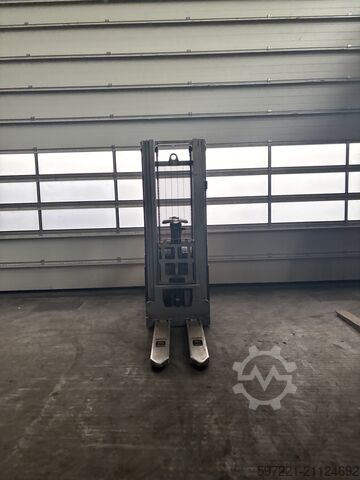 Pallet Stackers Still EXV SF 14 Triplex HH 5316mm