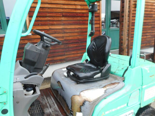 Forklift Mitsubishi FD30 Triplex + Zwillingsreifen