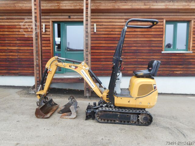 Mini excavator Caterpillar 300.9D mit SW + 3 Löffel