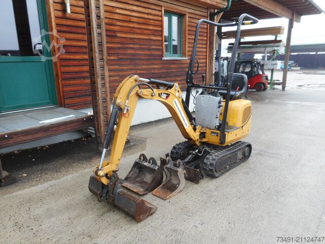 Mini excavator Caterpillar 300.9D mit SW + 3 Löffel