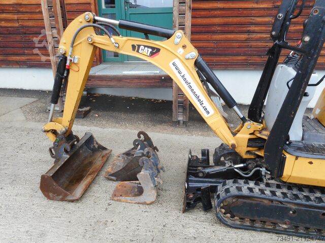 Mini excavator Caterpillar 300.9D mit SW + 3 Löffel