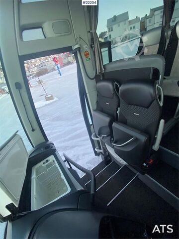 Setra S 515 HD buss med 49+2+1 sittplatser, i lågmilat skick Setra S 515 HD bus w/ 49+2+1 seats, and low km condition