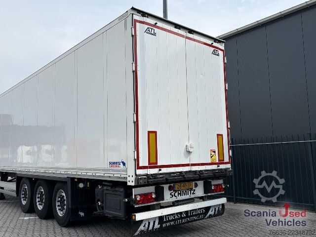 Sandučara poluprikolica Schmitz Cargobull SCHMITZ SCB*3B LIFT AXLE BOX TRAILER