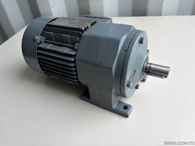 SEW-EURODRIVE R32DT71D6 0,25 kW 36 obr./min 220/380 V SEW-EURODRIVE R32DT71D6 0,25 kW 36 obr./min 220/380 V SEW-EURODRIVE R32DT71D6 0,25 kW 36 obr./min 220/380 V