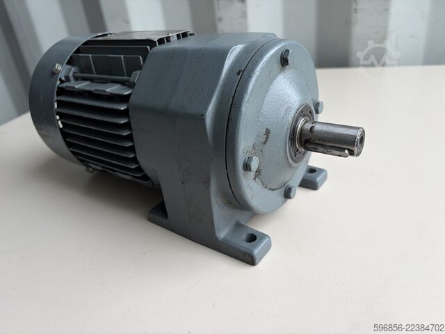 SEW-EURODRIVE R32DT71D6 0,25 kW 36 obr./min 220/380 V SEW-EURODRIVE R32DT71D6 0,25 kW 36 obr./min 220/380 V SEW-EURODRIVE R32DT71D6 0,25 kW 36 obr./min 220/380 V