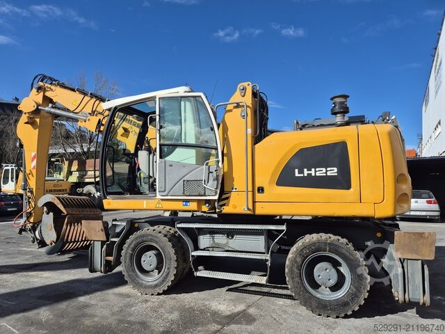 Materialhåndteringsmaskine LIEBHERR LH22M