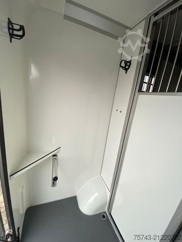 Livestock transporter RENAULT Master STX 3 Sitzer  Haras AUTOM. NEW MODEL 2025