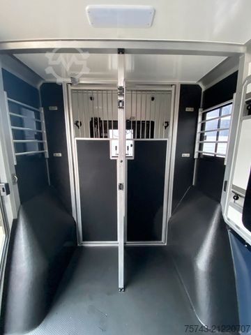 Livestock transporter RENAULT MASTER STX NEW MODELL  2025 5 Sitzer Haras ex. L