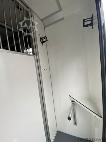 Livestock transporter RENAULT MASTER STX NEW MODELL  2025 5 Sitzer Haras ex. L