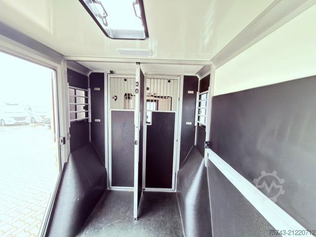 Livestock transporter RENAULT MASTER STX NEW MODELL  2025 5 Sitzer Haras ex. L