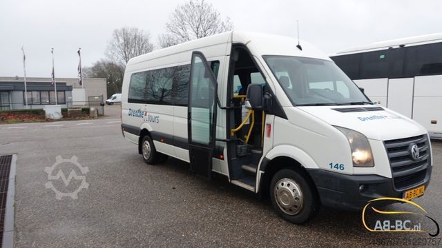 Minibus VOLKSWAGEN Crafter 2.5 TDI 23-Sitze