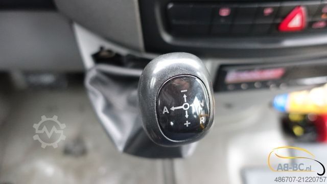 Minibus VOLKSWAGEN Crafter 2.5 TDI 23-Sitze