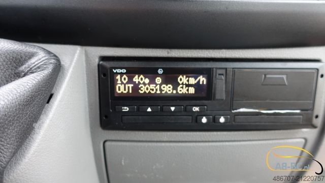 Minibus VOLKSWAGEN Crafter 2.5 TDI 23-Sitze