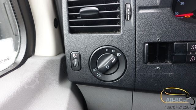 Minibus VOLKSWAGEN Crafter 2.5 TDI 23-Sitze