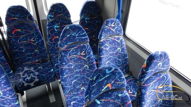 Minibus VOLKSWAGEN Crafter 2.5 TDI 23-Sitze