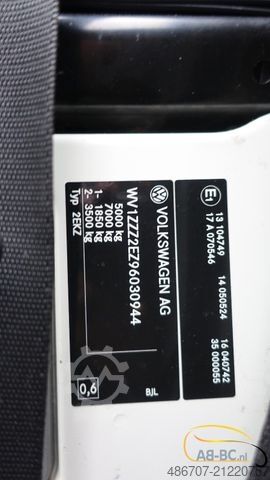 Minibus VOLKSWAGEN Crafter 2.5 TDI 23-Sitze