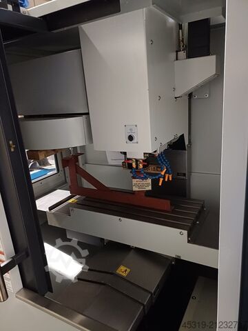 Centru vertical de prelucrare First MCV 300