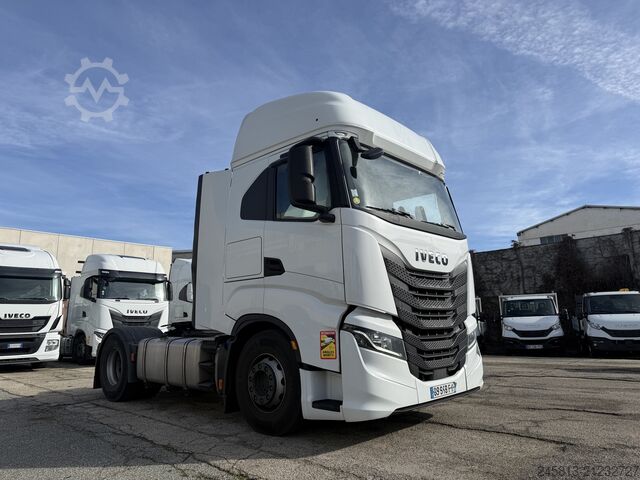 Standard tractor unit Iveco sway 490