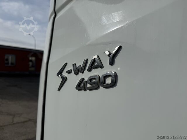 Standard tractor unit Iveco sway 490