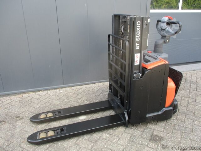 Hochhubwagen BT SWE200D