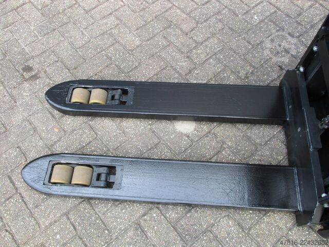 Hochhubwagen BT SWE200D