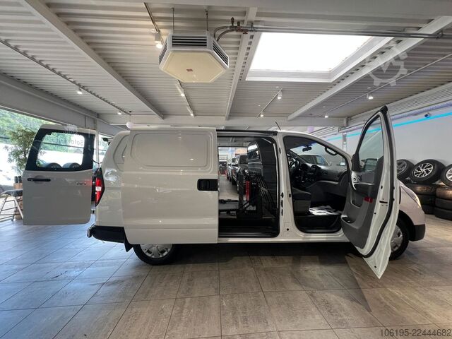 Furgone HYUNDAI H-1  2,5 CRDI Kastenwagen*Garantie*