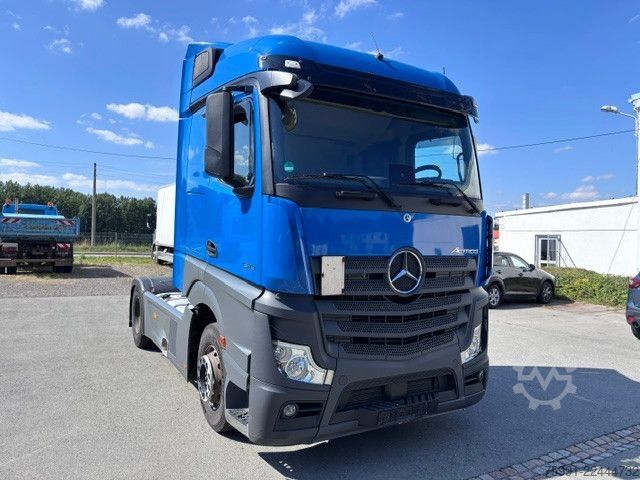 Τυπική μονάδα τράκτορα MERCEDES-BENZ Actros 5  MB 1842 Retarder 2 Tanks