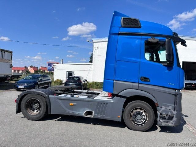 Τυπική μονάδα τράκτορα MERCEDES-BENZ Actros 5  MB 1842 Retarder 2 Tanks