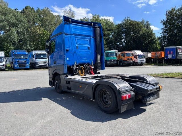 Τυπική μονάδα τράκτορα MERCEDES-BENZ Actros 5  MB 1842 Retarder 2 Tanks