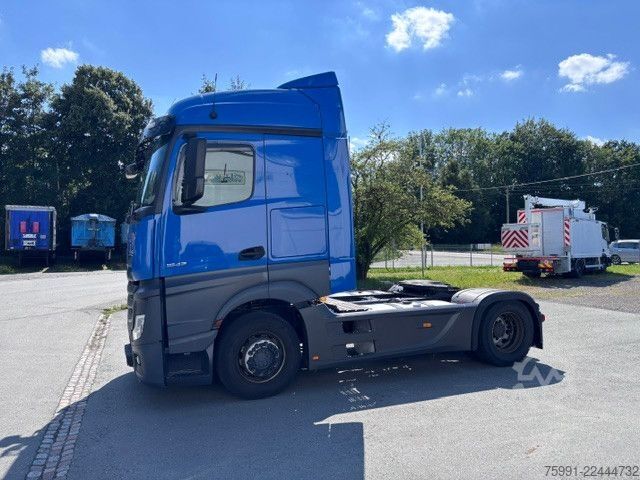 Τυπική μονάδα τράκτορα MERCEDES-BENZ Actros 5  MB 1842 Retarder 2 Tanks
